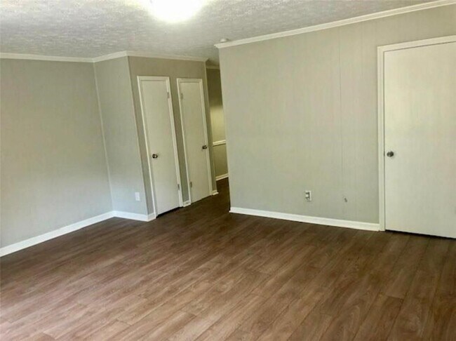 Photo - 4771 Valley Dale Dr SW