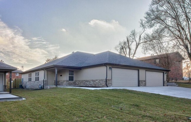 Photo - 2912 E Stanford St