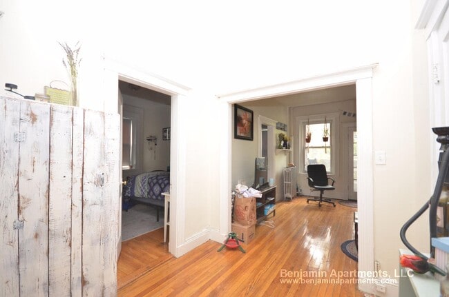 Photo - 9A Egremont Rd Unit 8