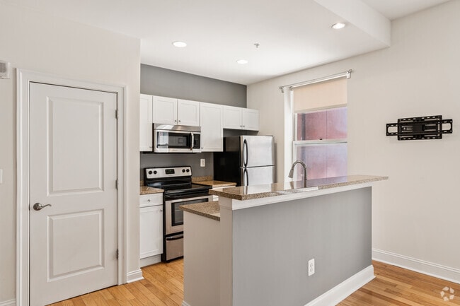1BR, 1BA - 625SF - Kitchen