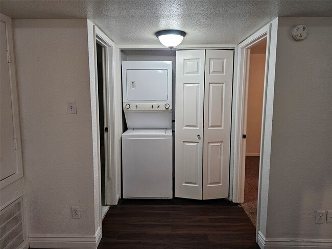 Building Photo - 12647 Ashford Meadow Dr Unit B Rental