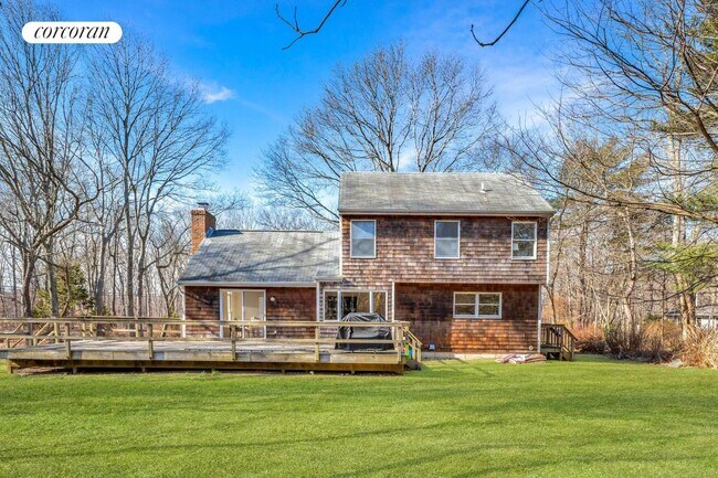Photo - 324 Ferry Rd House