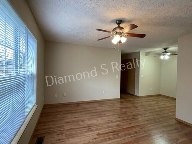 Photo - 2311 N Rogers Ave