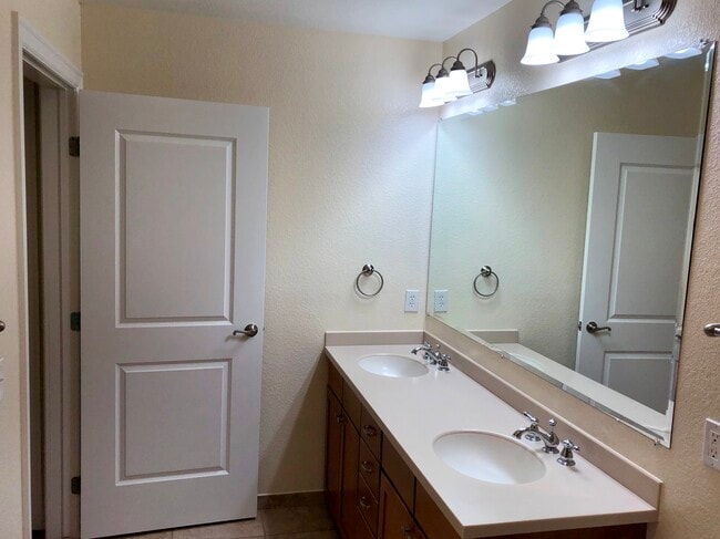 Master Bathroom - 2200 S University Blvd Unit #212