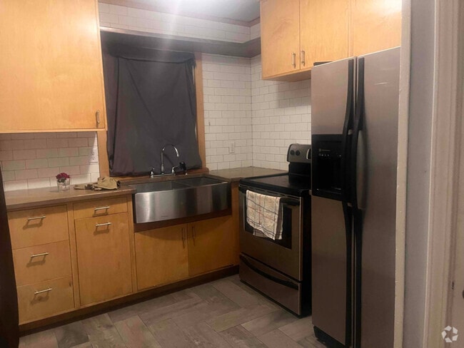 Building Photo - 304 4th Ave Rental