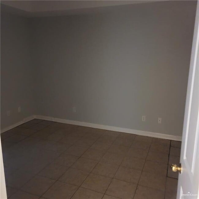 2321 W Candlelight Ln Unit 4