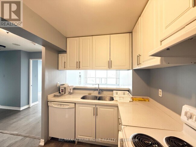 Photo - 3050 Ellesmere Rd Unit 1604