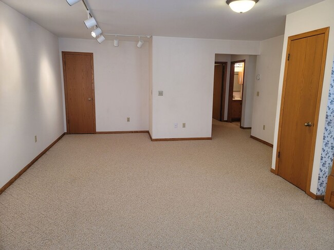 Photo - 1831 Rapids St Unidad 463 Wyatt Ave