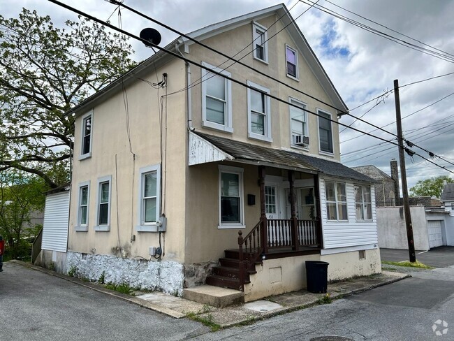 Building Photo - 2 Bedroom Rental in Emmaus!
