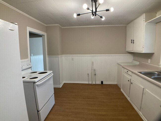 Photo - Adorable Bungalow Ready for New Residents!