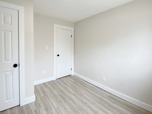 Photo - 186 Chelsea St Unidad A