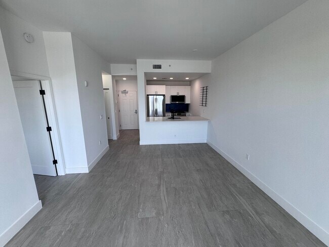 511 Lucerne Ave Unit Ph 611