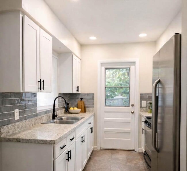 Photo - 7029 Glenview Dr