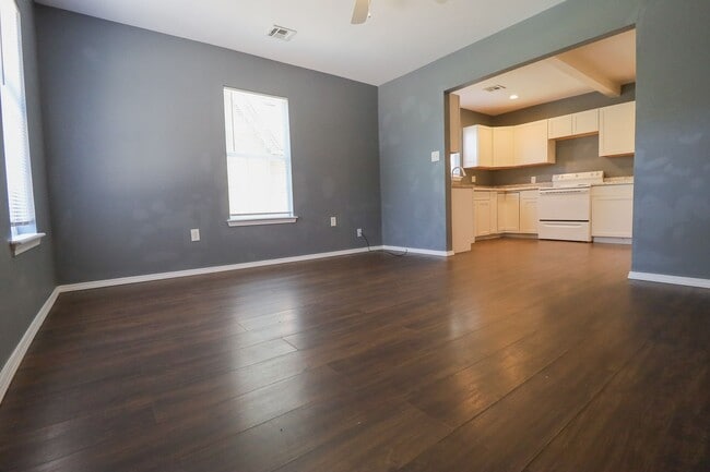 Photo - 353 S Zunis Ave Unit 355