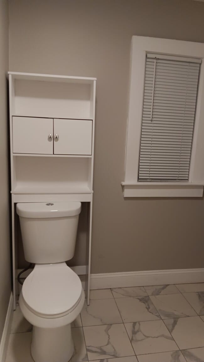 Bathroom - 633 Haverhill St Unit 633