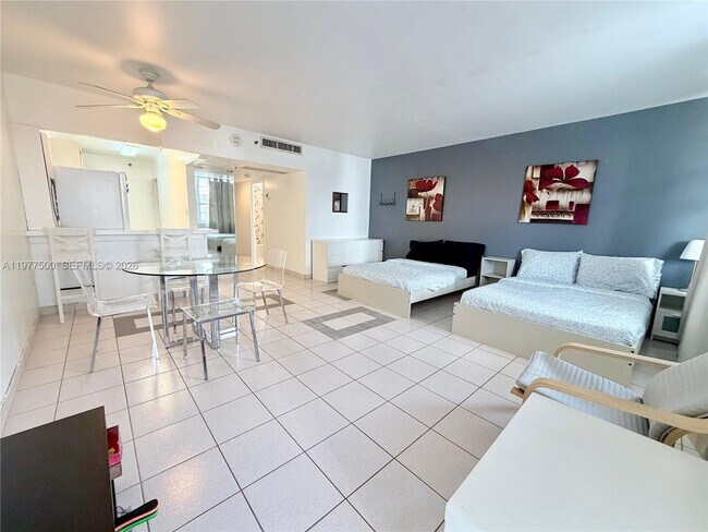 Building Photo - 100 Lincoln Rd Unit 304