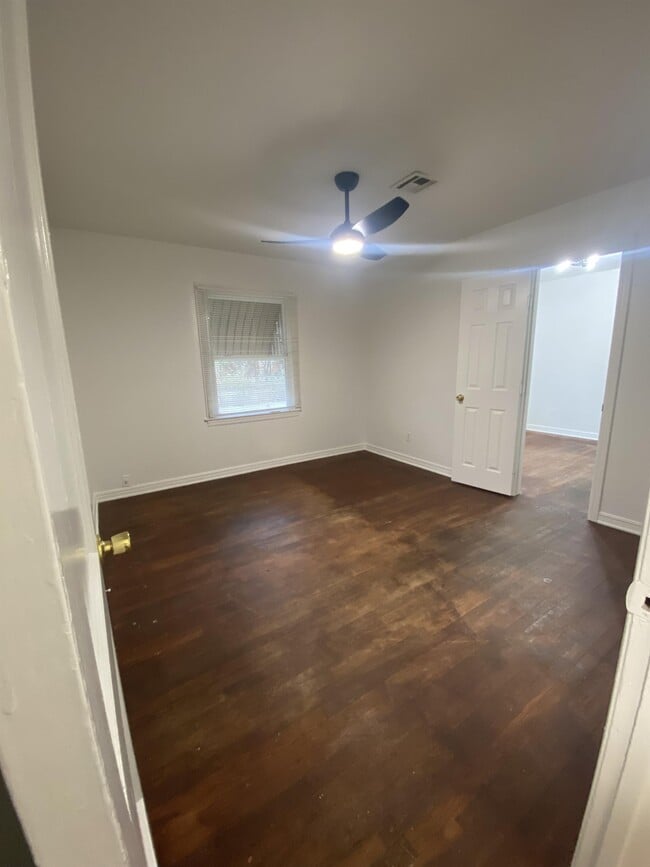 Photo - 1304 Campbell Rd