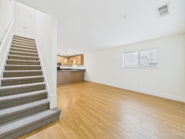 Photo - 711 W 32nd St Unit 156