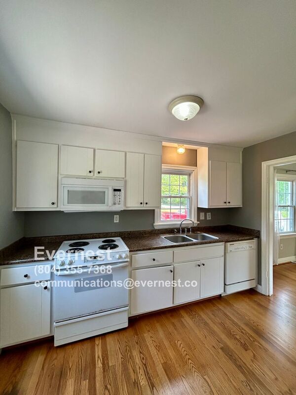 Photo - 1016 Boroughbridge Rd