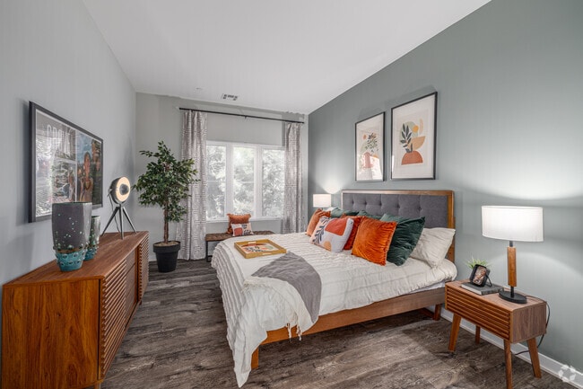 2BR, 2BA - 1,100SF - Primary Bedroom