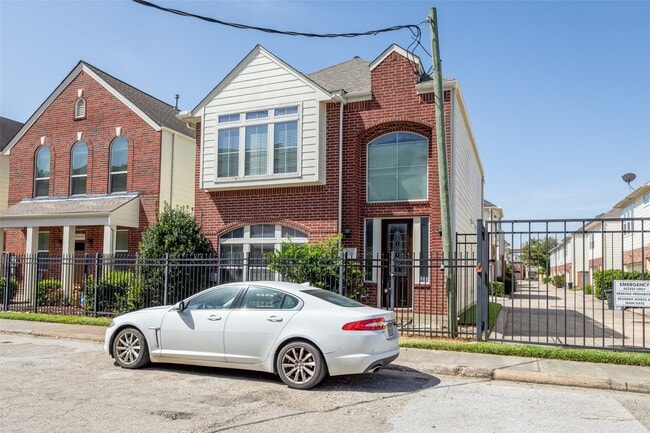 Photo - 1716 Aden Dr