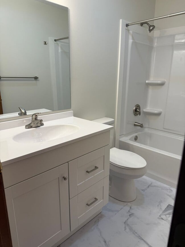 Photo - Whittington Commons Unit 1433 W Allen St