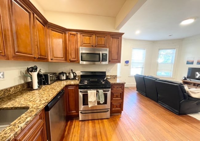 Photo - 112 Hillside St