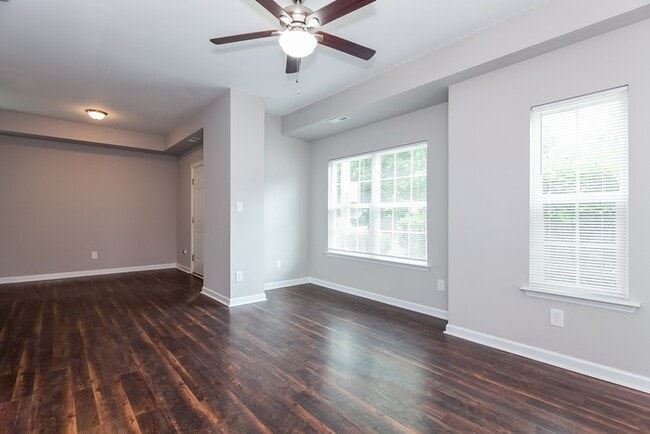 Photo - 7332 Icon Way