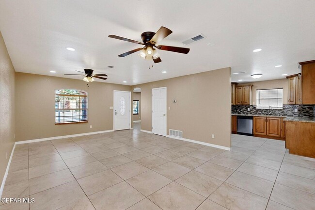 Photo - 6221 Patria St