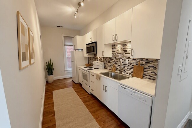 Photo - 440 Hopkins St Unit Apt 3