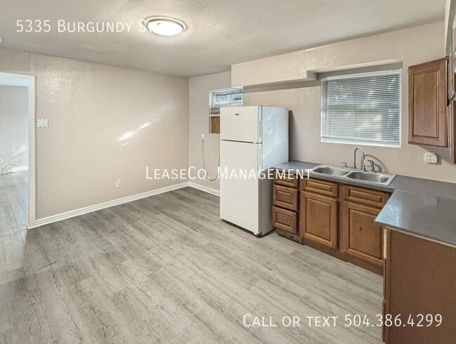 Photo - 5335 Burgundy St