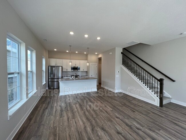 Photo - 577 Steinbeck Pl