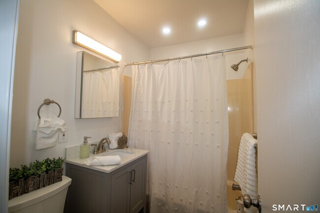 Photo - 12 Home St Unit 2