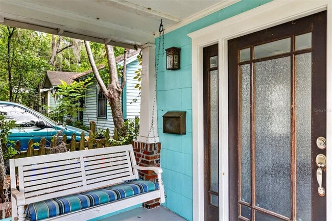 Photo - 433 SE 7th St