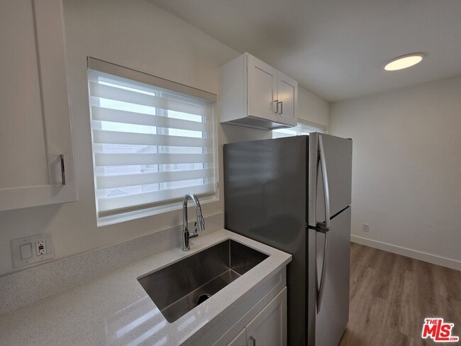 Building Photo - 2009 Carnegie Ln Unit 8