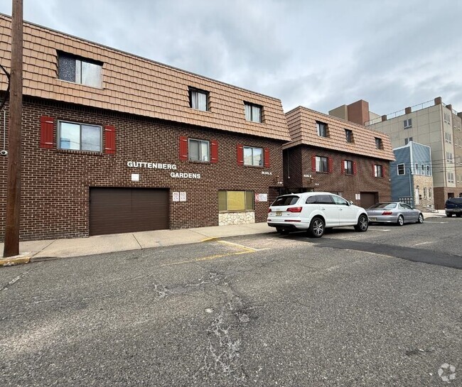 Building Photo - 78-80 69th St Unit 7A Rental