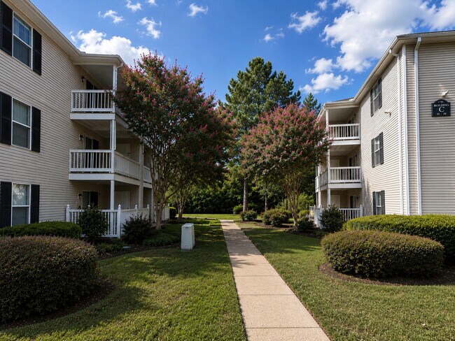 Shadow Lake Apartments