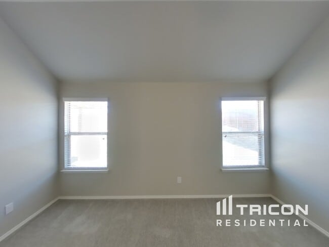 Photo - 936 Deer Valley Dr