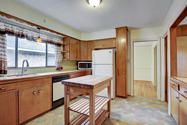 Photo - 8306 Buffalo Speedway