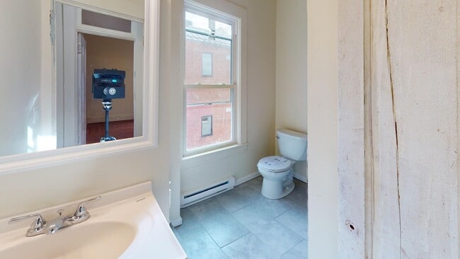 Photo - 736 Main St Unit 3