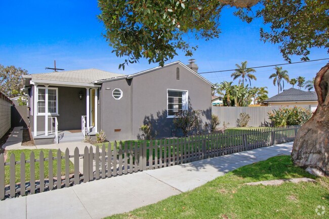 Building Photo - Charming Belmont Park Home