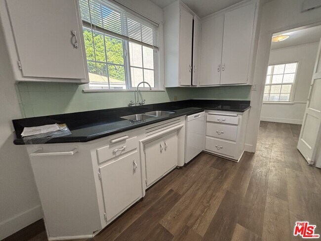Photo - 1638 Greenfield Ave