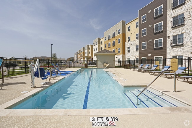 PISCINA - Sansom Pointe Senior