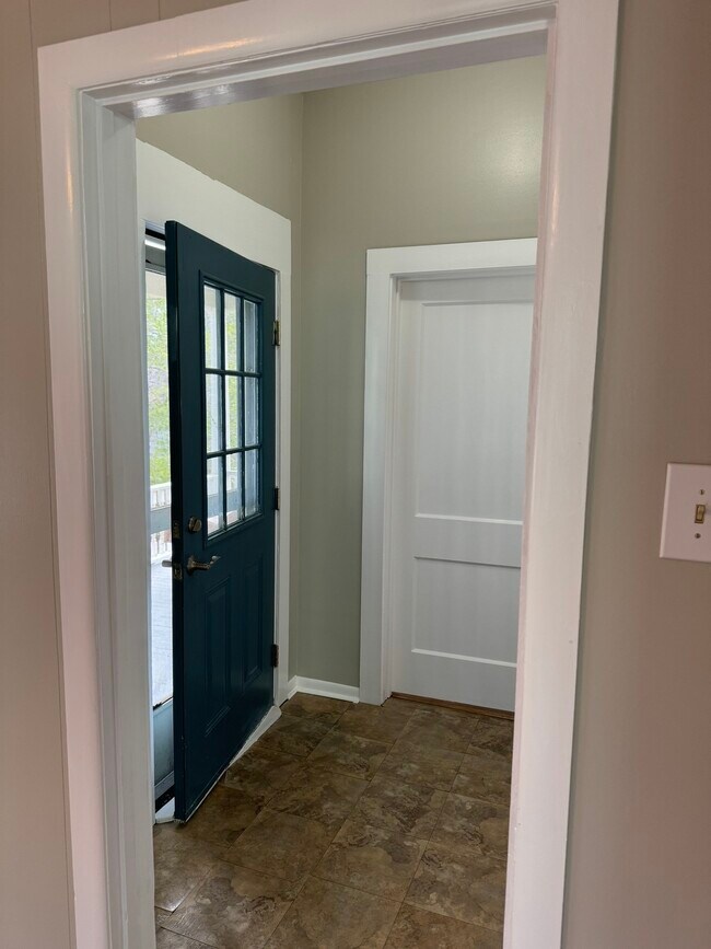 Photo - 404 Church St