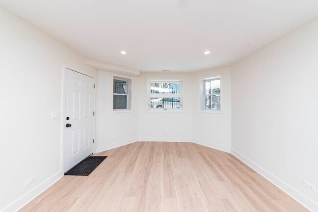 Photo - 2825 N Rockwell St