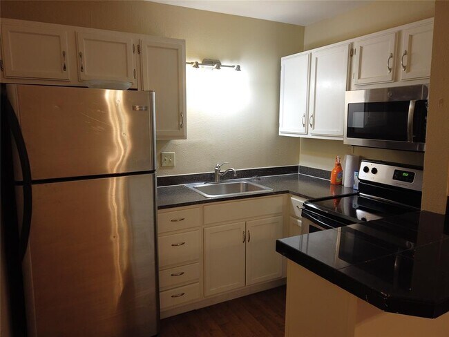 Photo - 1000 W 26th St Unit 110