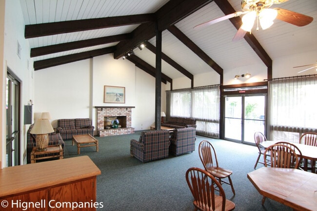 Photo - Clubhouse! Pool! Coutyard!