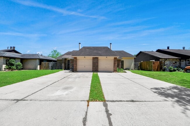 Photo - 16425 Monte Carlo Ln