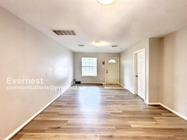 Photo - 2300 Abernathy St