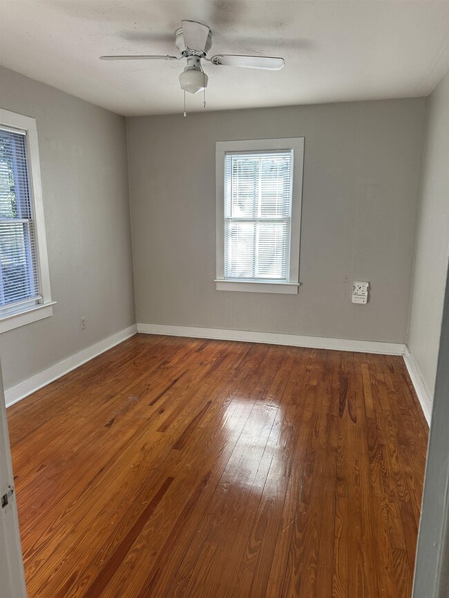 Photo - 322 W 8th Ave